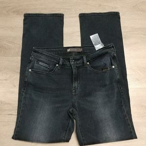 Women's Levi's mid-rise straight size 8